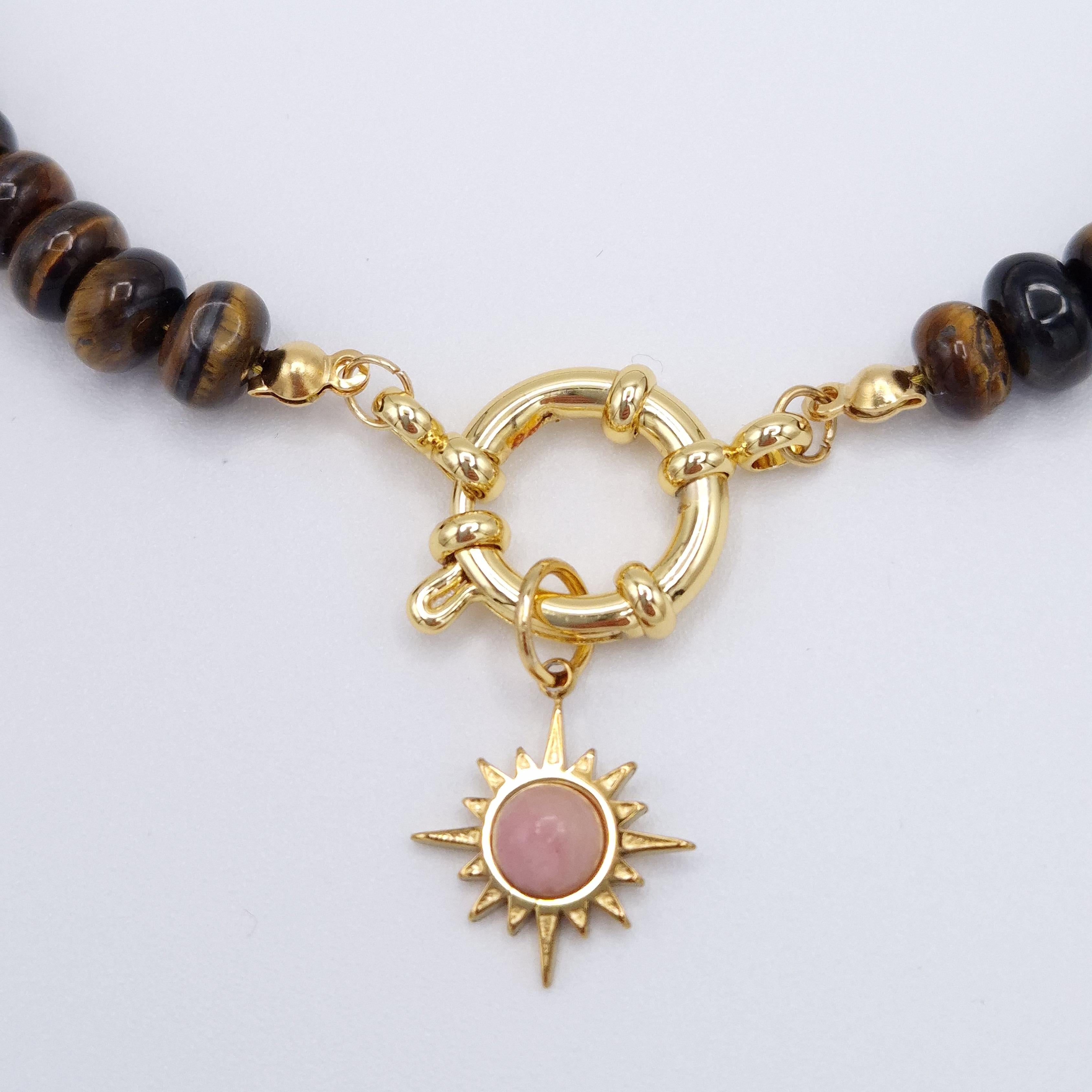 Collar ojo de tigre sol cuarzo rosa acero dorado